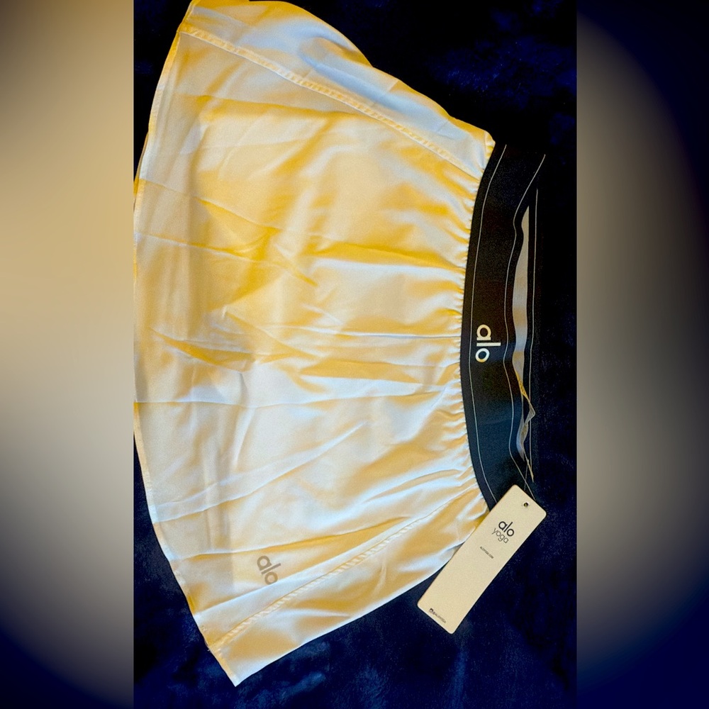 NWT Alo Yoga White Skirt